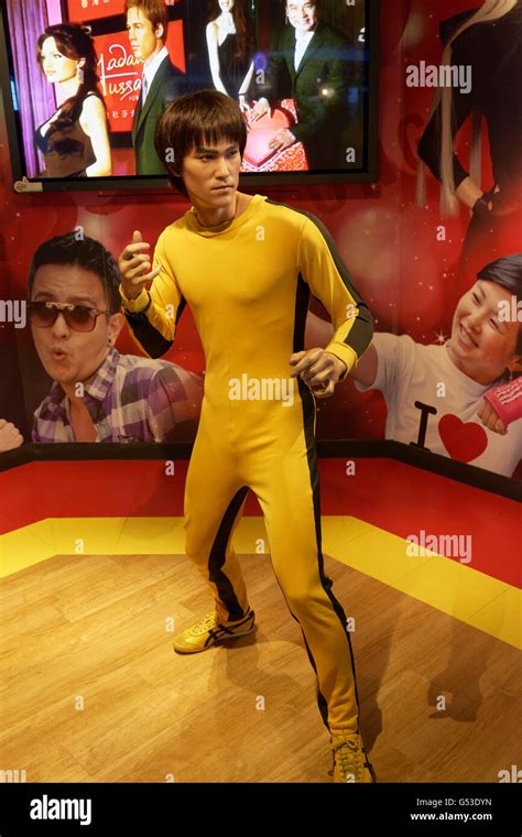 Bruce Lee figure in front of Madame Tussauds wax museum, The Peak Tower ...