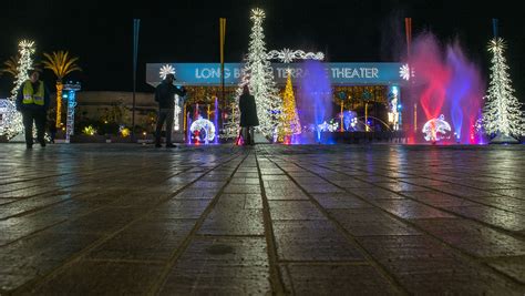 Photos: Long Beach lights up the holiday season • the Hi-lo