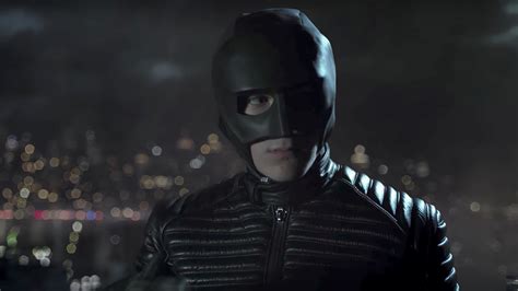 Bruce Wayne's Batman Prototype Suit Revealed in GOTHAM Season 4 Trailer — GeekTyrant