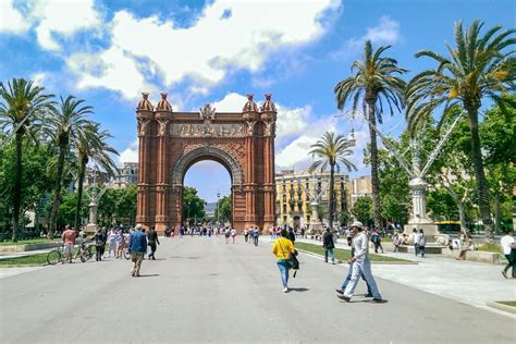 18 Incredible Places to Visit in Barcelona That You Shouldn't Miss