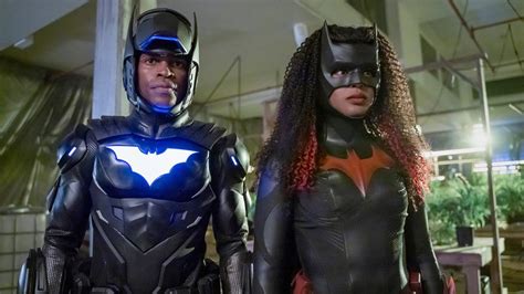 'Batwoman' Season 3: Ryan & Luke's Family Matters, Plus What's Next With the Bat Trophies