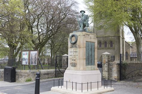 War Memorial Shildon - Shildon - TracesOfWar.com