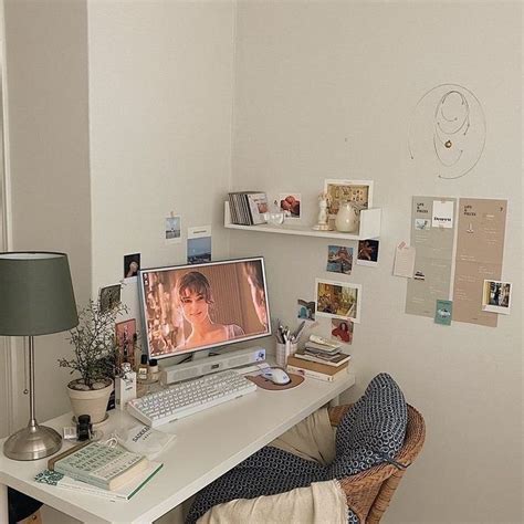 ♥ ꒱ ┆ ˗ˏˋ 𝟎𝟎𝐥𝐲𝐢𝐞 ˎˊ˗ | Study room decor, Minimalist room, Room interior