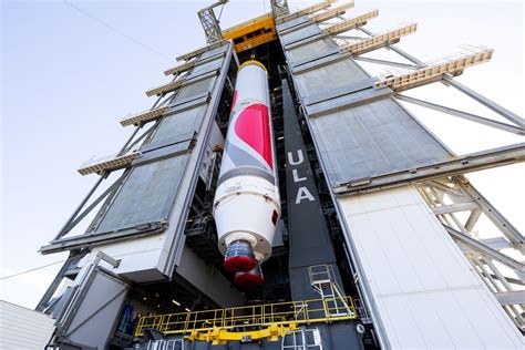 Vulcan: Rocket stacked for inaugural launch