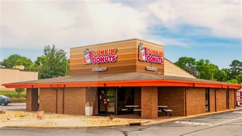 Dunkin’ location closing doors after losing 80% of staff - can’t find ...