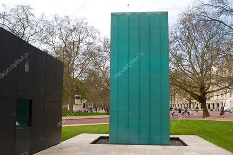 National Police Memorial London. Created in 2012 to remember fal ⬇ Stock Photo, Image by ...