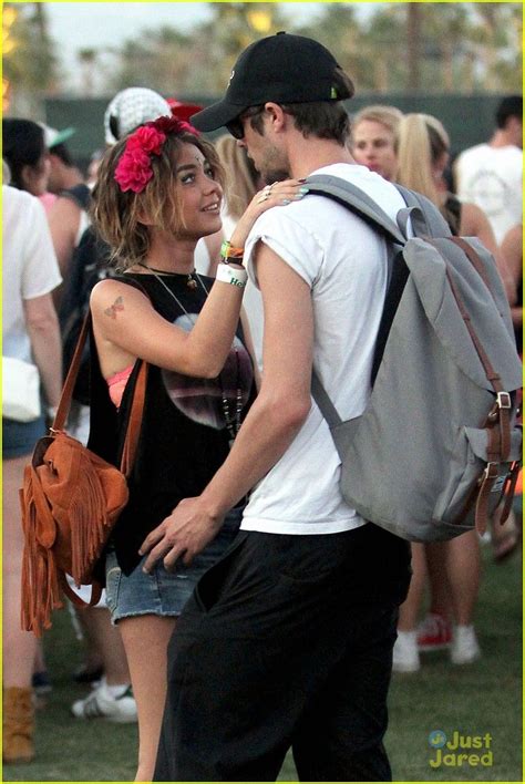 sarah hyland and bf | Coachella music fest, Sarah hyland, Hollywood couples