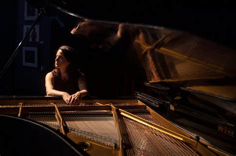 Kris Davis, a Pianist Fighting for Fringe Music - The New York Times