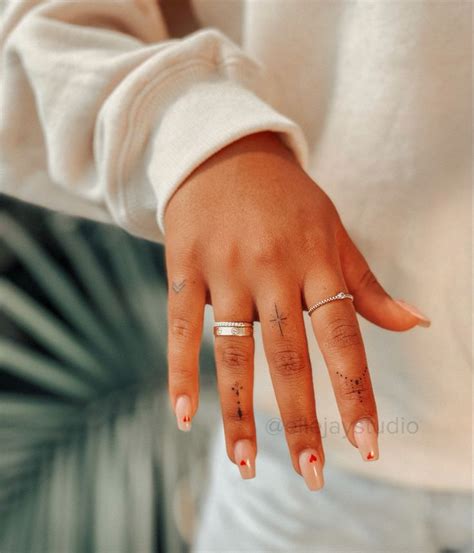 Hailey Bieber inspired finger tattoo ideas | Finger tattoos, Tattoo project, Tattoos