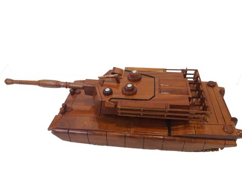 ABRAHAM TANK - Amazing Hands Wooden Models