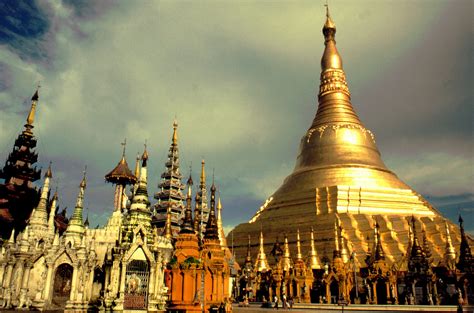 Worlds Incredible: Shwedagon Pagoda- Myanmar