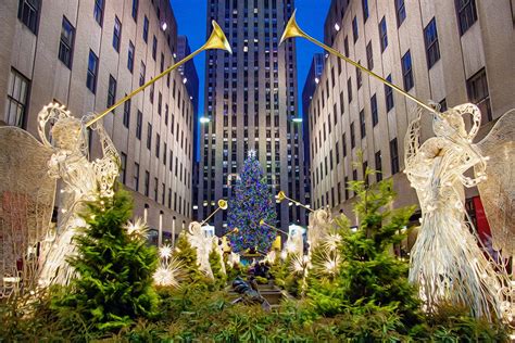 The history of the Rockefeller Center Christmas Tree, a NYC holiday ...