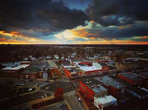 sunset - Downtown Willoughby Ohio - Entertainment & Shopping