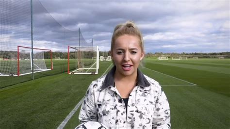 Freestyle Footballer Liv Cooke joins Common Goal - YouTube