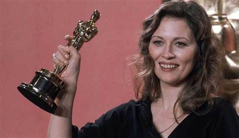 Faye Dunaway: Oscar Best Picture presenter has own Academy Award - GoldDerby