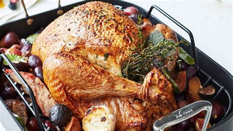 All-Clad cookware: Get this roasting pan for more than half off