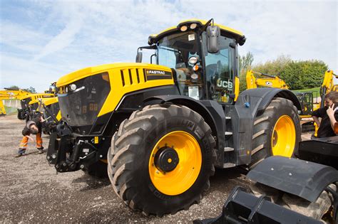 Pics and prices: Big JCB auction awash with tractors, shovels and handlers - Agriland.ie