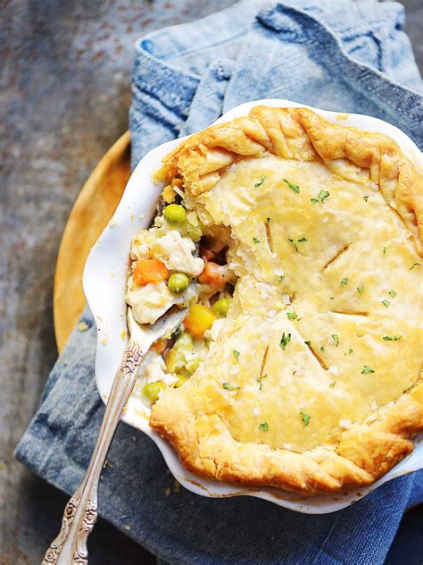 Easy Chicken Pot Pie | Delicious Recipes by Muy Delish