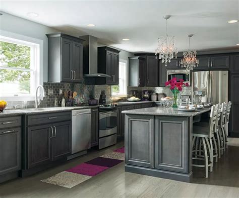 25 Gray Kitchen Ideas That Hero This No-Fail Color Choice | Grey ...