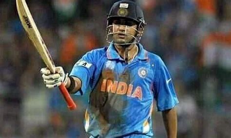 Gautam Gambhir Loses His cool Over A Post Showing Dhoni As World Cup Hero