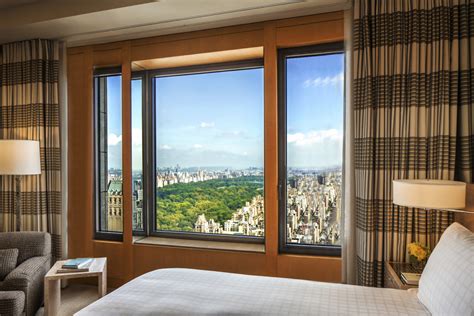 17 Best Hotels With a View in NYC for 2024 | Best Places to Stay in NYC