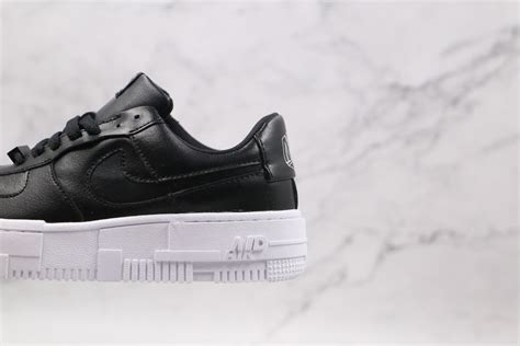 Nike Wmns Air Force 1 Pixel Black