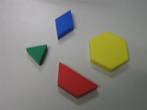 Mrs. Bass' 3rd Grade Blog: Congruent Shapes