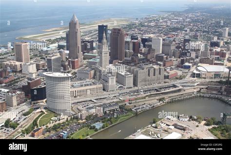 Aerial view of Cleveland, Ohio showing skyline looking northeast Stock ...