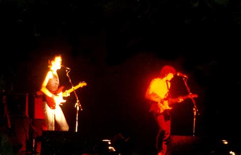 File:Mark and David Knopfler of Dire Straits 1979.jpg - Wikimedia Commons