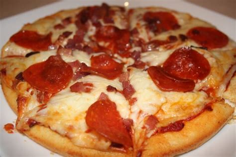 The Best 11 Pizza Hut Thin Crust Pepperoni Pizza Calories - youngmastertrend