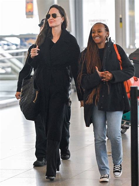 Angelina Jolie & Daughter Zahara Travel To NYC Airport: Photos – Hollywood Life