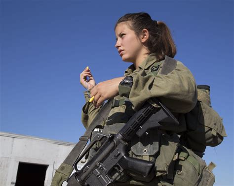 Israeli Women Soldiers – Telegraph