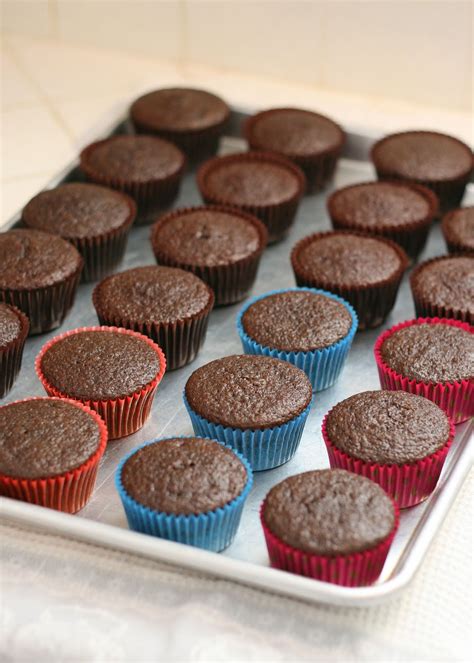 Glorious Treats: {Cupcake Basics} How to Bake Cupcakes