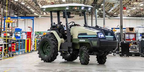 Foxconn to manufacture electric tractors for Monarch at newly acquired Lordstown facility ...