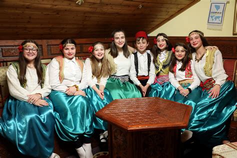 Bosnian Dancers – Neighbourhood News Online