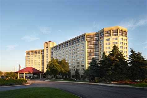 Hilton Chicago/Oak Brook Hills Resort & Conference Center Opens