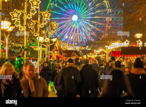 Christmas market on Königsstraße in the city centre of Duisburg, pre ...