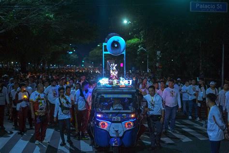 Devotees join big procession for Black Nazarene feast | CBCPNews