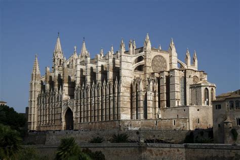 Building of Palma Cathedral started earlier than 1306