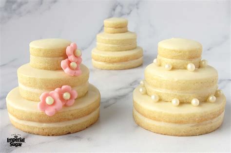 Stacked Wedding Cake Cookies | Imperial Sugar