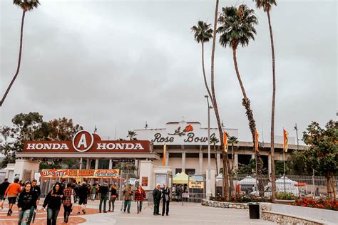 How to Shop the Rose Bowl Flea Market - Quartz & Leisure