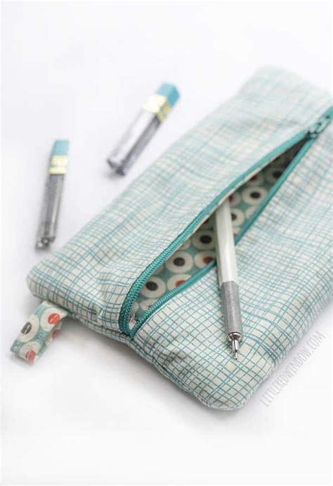 Simple Zipper Pencil Case - Little Red Window