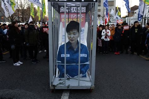 With Mass Protests, South Koreans Wield a Familiar Weapon in a New Era ...