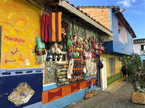 Guatapé, Colombia: The Charming, Colorful Town With An Epic View From ...