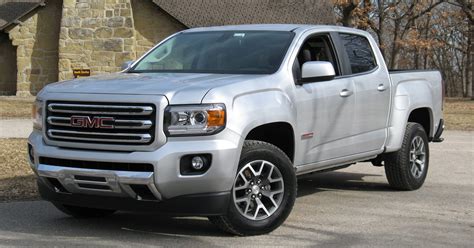 2017 GMC Canyon pickup redefines midsize segment