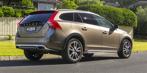 2016 Volvo V60 Cross Country Review - photos | CarAdvice