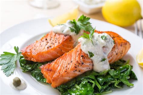 Omega-3 in fish: How eating fish helps your hearting fish helps your heart