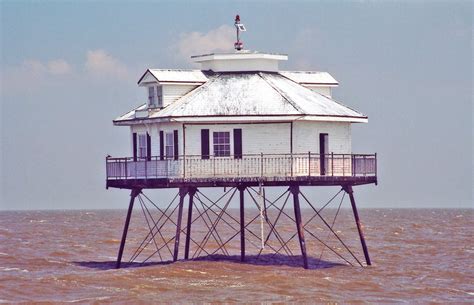 Mobile Bay (Middle Bay) Lighthouse, Alabama at Lighthousefriends.com