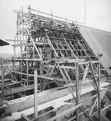 gothic cathedral and church construction | France zone at abelard.org