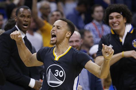 Steph Curry Continues to Be Redonkulous - WSJ